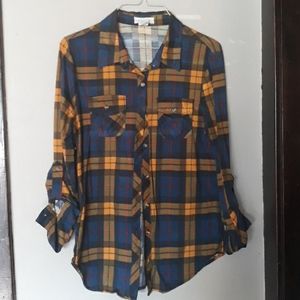 Checker button up top size M